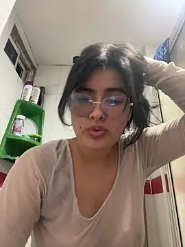 LinaEvansonn online show from 04/15/26, 01:00