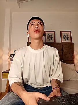 Snapshot of Yoshua_Smith chatting on 03/18/26, 01:13 Yoshua Smith online show from 03/18/26, 01:13