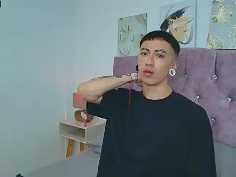 Snapshot of Yoshua_Smith chatting on 04/06/26, 08:10 Yoshua Smith online show from 04/06/26, 08:10