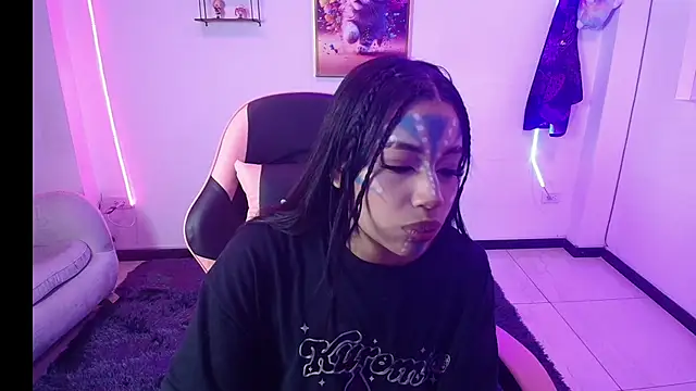 AryahMoonn online show from 04/30/26, 03:35