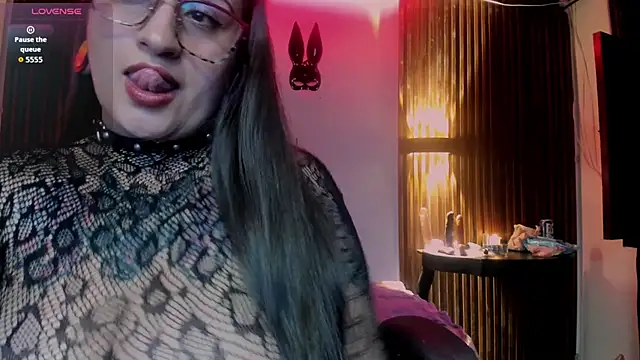 Violett 8 online show from 06/06/26, 01:33