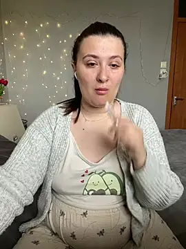 Taya lips online show from 04/15/26, 07:14