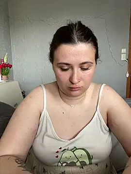 Taya lips online show from 04/14/26, 07:57