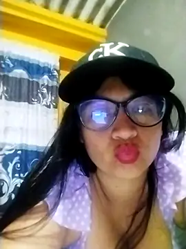 Snapshot of LatinSquirtBaby chatting on 06/15/26, 10:31 LatinSquirtBaby online show from 06/15/26, 10:31