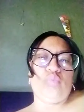 Snapshot of LatinSquirtBaby chatting on 06/10/26, 03:13 LatinSquirtBaby online show from 06/10/26, 03:13