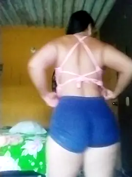 Snapshot of LatinSquirtBaby chatting on 06/11/26, 10:18 LatinSquirtBaby online show from 06/11/26, 10:18