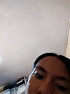 Snapshot of Scarleth_moon chatting on 04/14/26, 01:32 Scarleth moon online show from 04/14/26, 01:32