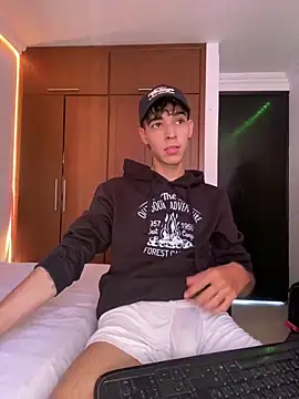 Milo Gunnar online show from 04/11/26, 09:18