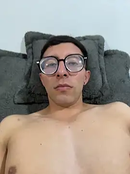 Snapshot of LeonBlazze chatting on 04/01/26, 03:30 LeonBlazze online show from 04/01/26, 03:30