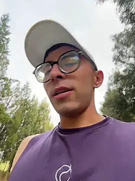 Snapshot of LeonBlazze chatting on 03/24/26, 11:54 LeonBlazze online show from 03/24/26, 11:54