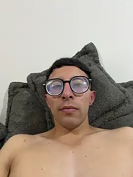 Snapshot of LeonBlazze chatting on 04/10/26, 03:57 LeonBlazze online show from 04/10/26, 03:57