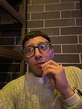 Snapshot of LeonBlazze chatting on 03/20/26, 07:42 LeonBlazze online show from 03/20/26, 07:42