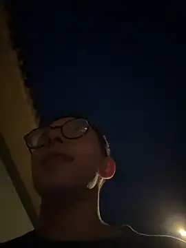 Snapshot of LeonBlazze chatting on 04/03/26, 11:33 LeonBlazze online show from 04/03/26, 11:33