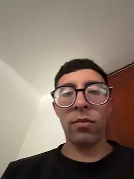 Snapshot of LeonBlazze chatting on 03/26/26, 01:53 LeonBlazze online show from 03/26/26, 01:53