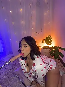 ImLeana XXX online show from 04/15/26, 07:58