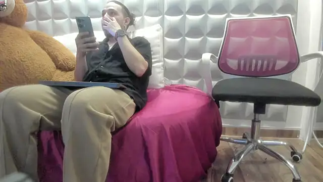 Bry   online show from 04/22/26, 03:30