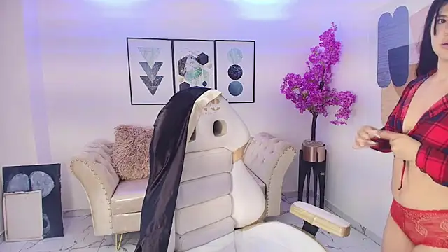 Snapshot of Kitty__meow chatting on 04/14/26, 12:43 Kitty meow online show from 04/14/26, 12:43