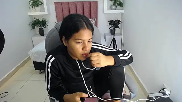 Lunilove   online show from 03/21/26, 12:42