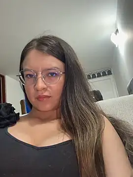 JulianaLaurent online show from 04/14/26, 03:44