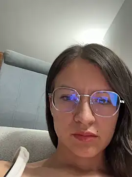 JulianaLaurent online show from 04/11/26, 04:31