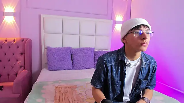 Snapshot of Alexander_Ammy chatting on 04/09/26, 03:30 Alexander Ammy online show from 04/09/26, 03:30