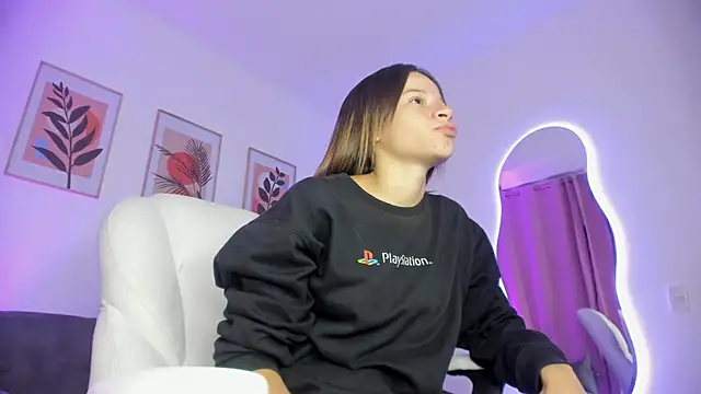 Mia Luna online show from 05/05/26, 12:08