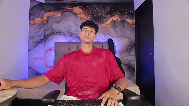 MaxiimoRomano  online show from 04/20/26, 01:13