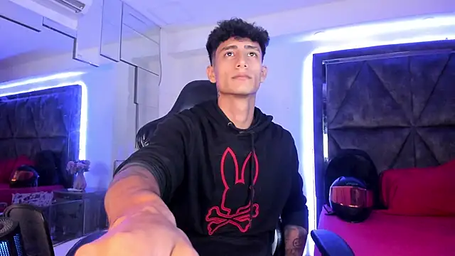 Snapshot of MaxiimoRomano_ chatting on 04/01/26, 12:39 MaxiimoRomano online show from 04/01/26, 12:39