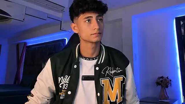 Snapshot of MaxiimoRomano_ chatting on 03/31/26, 12:51 MaxiimoRomano online show from 03/31/26, 12:51