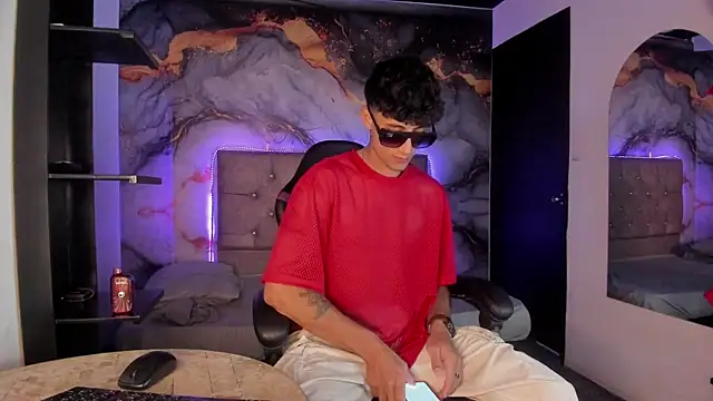 MaxiimoRomano  online show from 05/07/26, 01:25