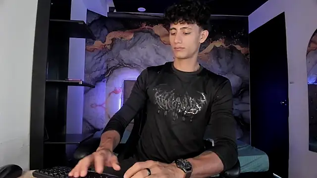 MaxiimoRomano  online show from 05/11/26, 02:45