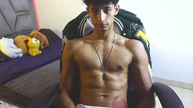 MaxiimoRomano  online show from 05/22/26, 02:48