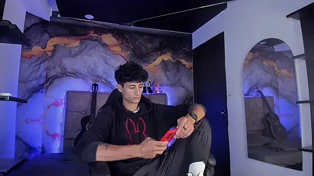 MaxiimoRomano  online show from 04/30/26, 01:18