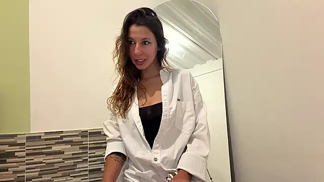 Snapshot of Julieta_Jol chatting on 04/23/26, 01:46 Julieta Jol online show from 04/23/26, 01:46