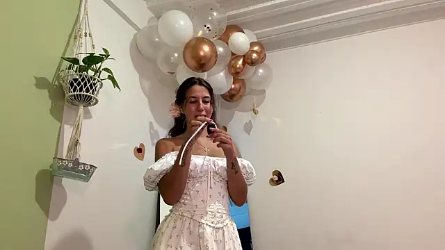 Snapshot of Julieta_Jol chatting on 06/17/26, 02:49 Julieta Jol online show from 06/17/26, 02:49