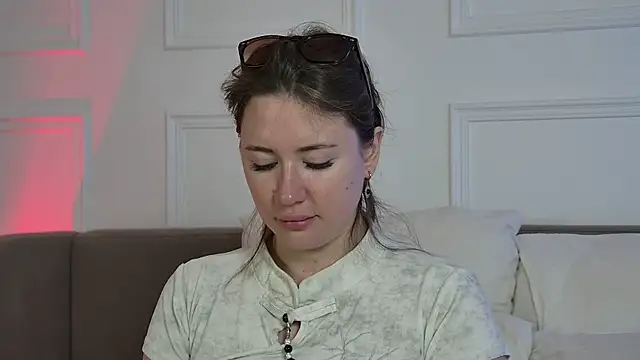 MeganStrane online show from 05/05/26, 06:27
