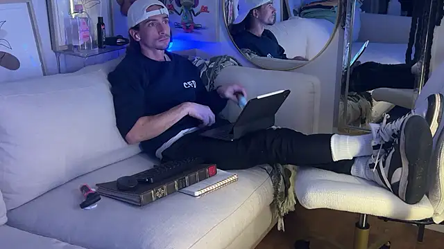 DylanBrook online show from 04/07/26, 06:04