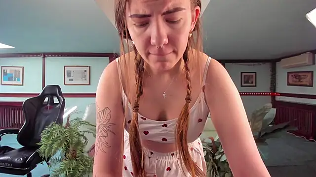 Kirarustle1 online show from 05/28/26, 01:46