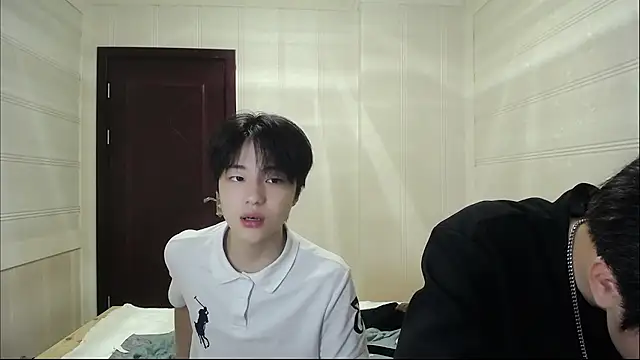 Snapshot of XX-XIUXIU chatting on 05/13/26, 12:34 XX-XIUXIU online show from 05/13/26, 12:34