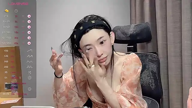 kiki-12 online show from 04/18/26, 11:49