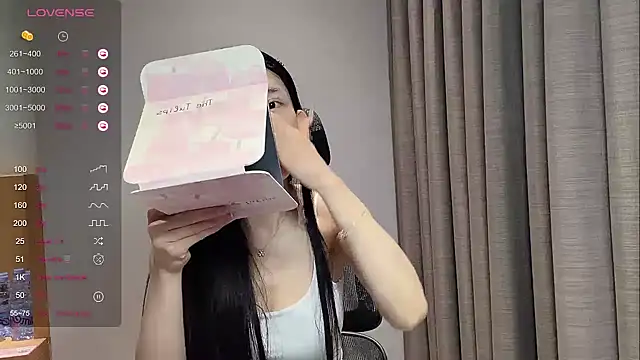 Snapshot of kiki-12 chatting on 04/13/26, 11:53 kiki-12 online show from 04/13/26, 11:53