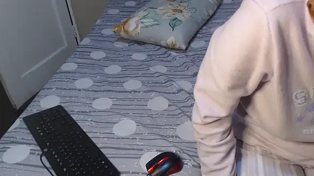 YourShySweetGal online show from 04/07/26, 06:43