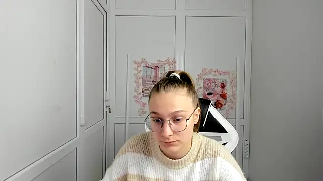 Snapshot of Mia_kristal chatting on 05/29/26, 07:47 Mia kristal online show from 05/29/26, 07:47