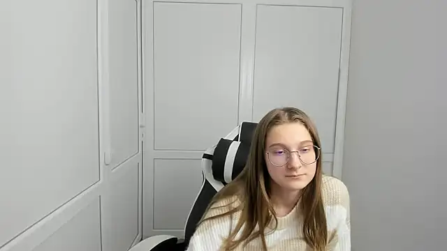 Mia kristal online show from 03/27/26, 01:56