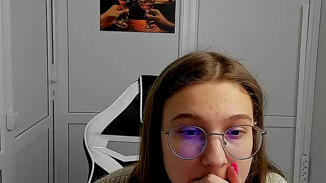 Mia kristal online show from 04/03/26, 12:55