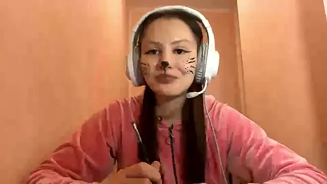 Snapshot of HelenaBargo chatting on 03/21/26, 08:19 HelenaBargo online show from 03/21/26, 08:19