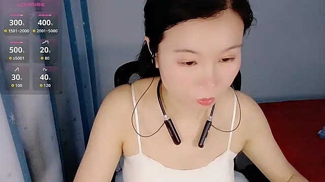 Snapshot of Lianzi-2026 chatting on 04/10/26, 11:28 Lianzi-2026 online show from 04/10/26, 11:28