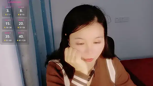 Snapshot of Lianzi-2026 chatting on 04/07/26, 12:40 Lianzi-2026 online show from 04/07/26, 12:40