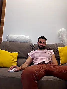 AmicisegretiITA online show from 03/29/26, 08:10