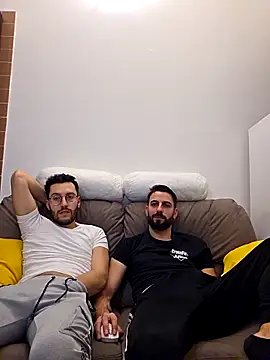 AmicisegretiITA online show from 03/25/26, 09:24